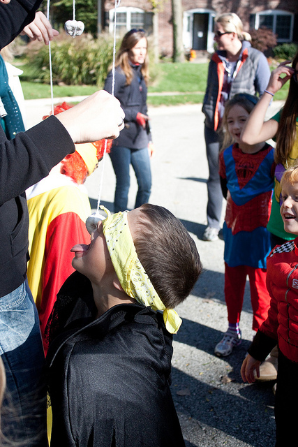doughnut on a string