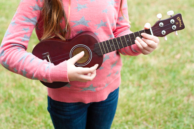 Elena and her ukulele Elena and her ukulele3