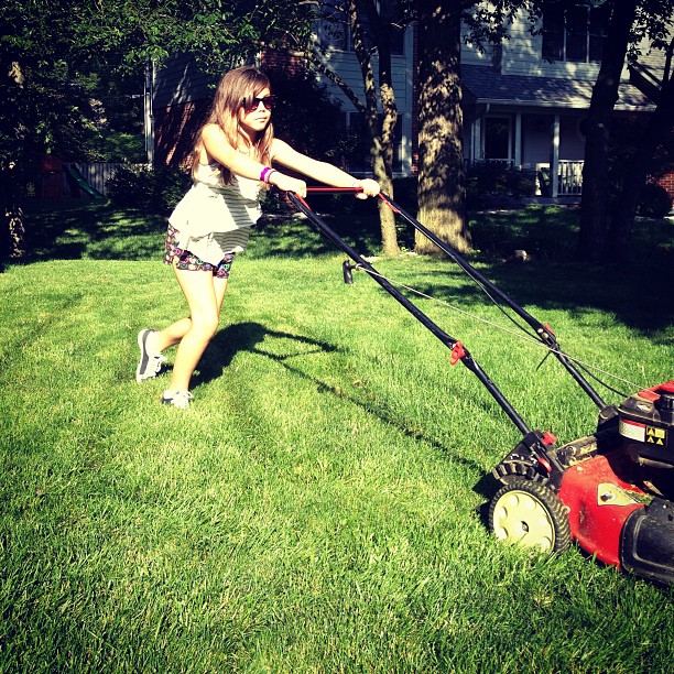 Should Chores Be Tied To Allowance? Should Chores Be Tied To Allowance?